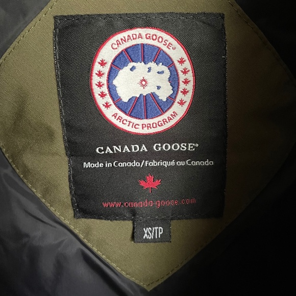 AUTHENTIC CANADA GOOSE ChilliWack Bomber Winter Jacket,  *WITH DETACHABLE FUR* - Picture 5 of 9